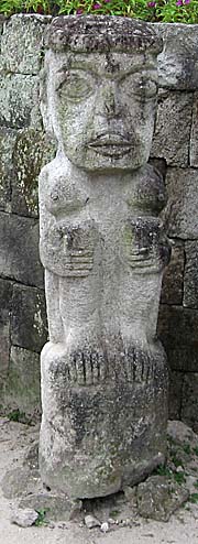 Stone Figure at Huta Siallagan by Asienreisender